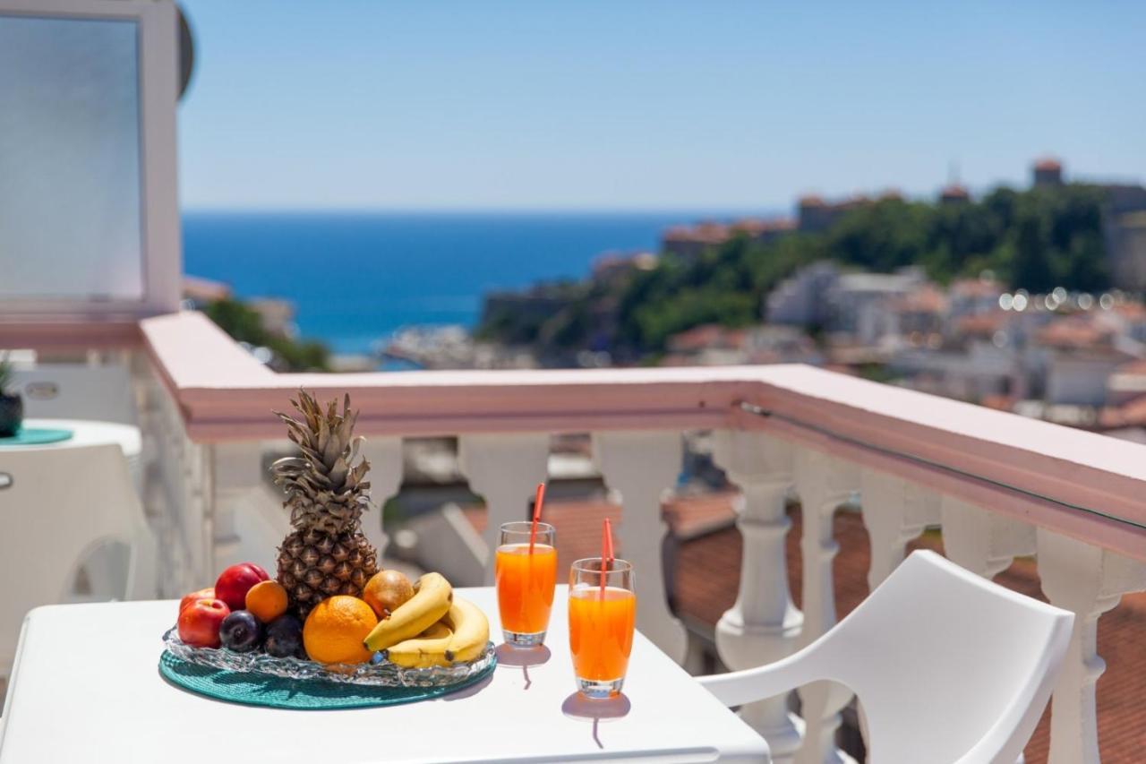 Castello Apartments Ulcinj Esterno foto